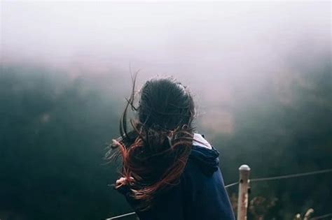 孤獨命的女人面相